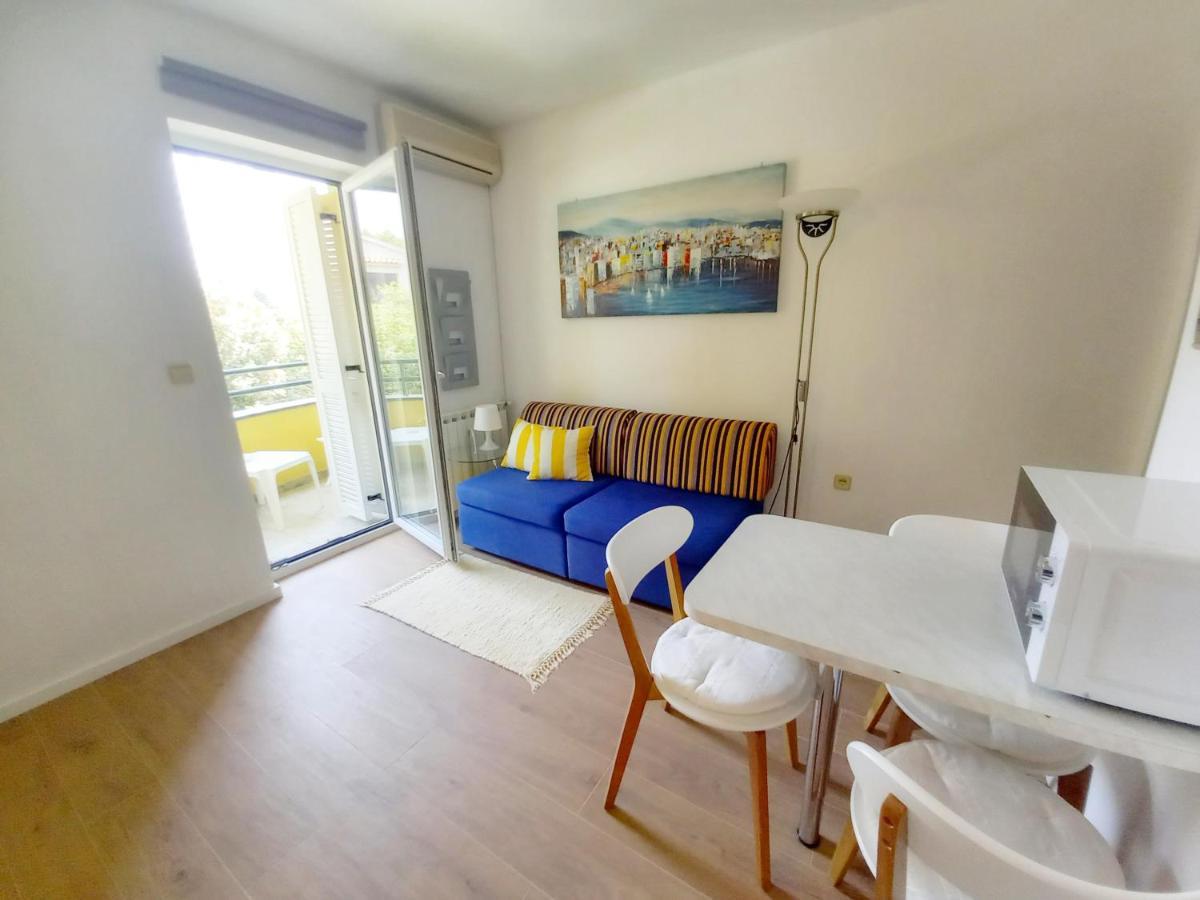 Apartment Lungomare พูลา ภายนอก รูปภาพ