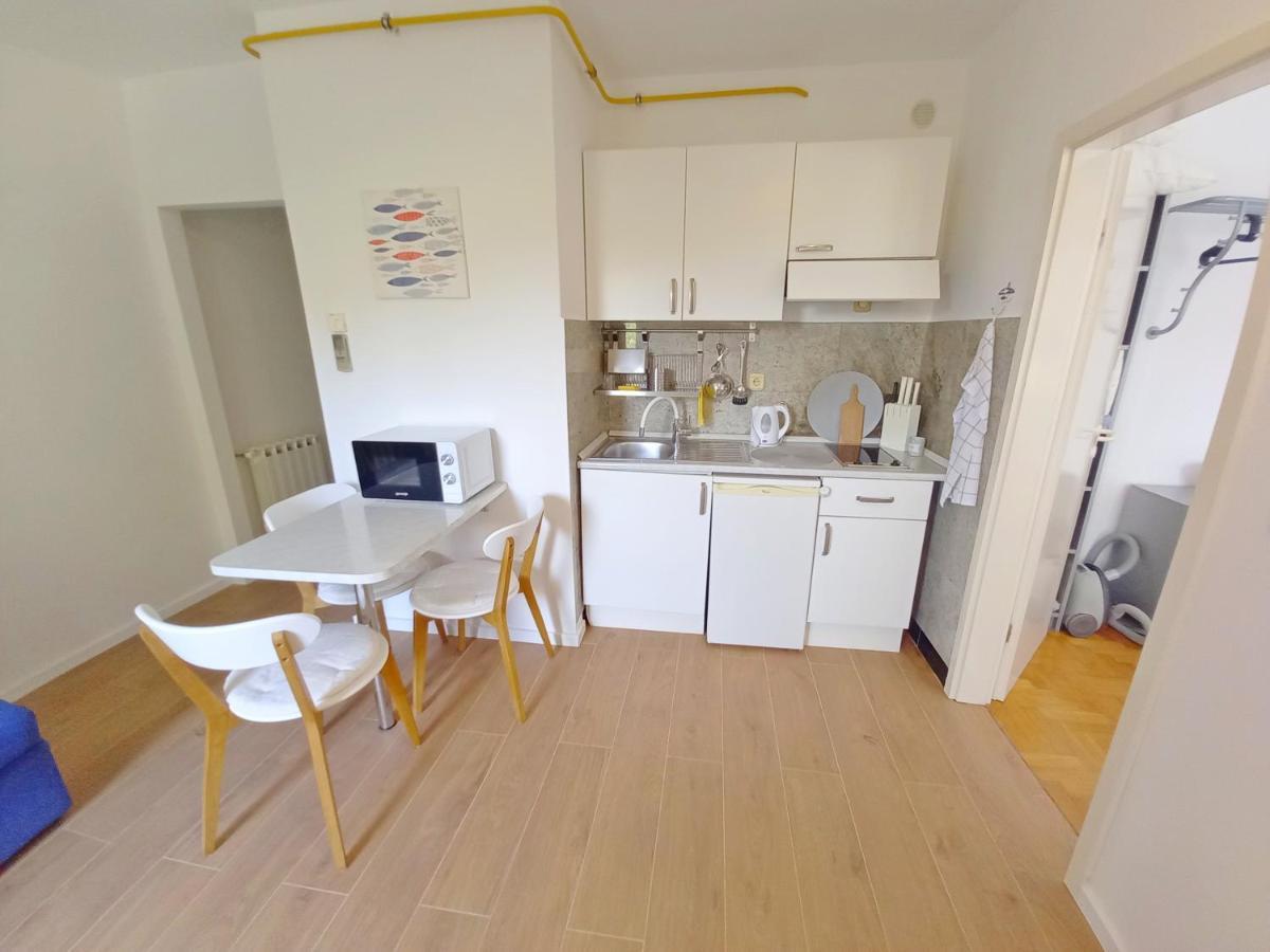 Apartment Lungomare พูลา ภายนอก รูปภาพ
